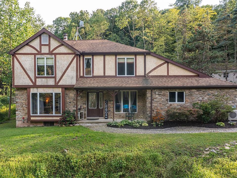1st image of 214 Grouse Hill Rd
