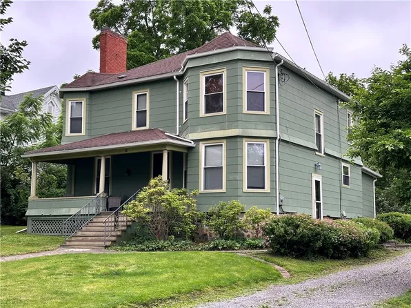 12 Wadsworth St, Geneseo, NY 14454