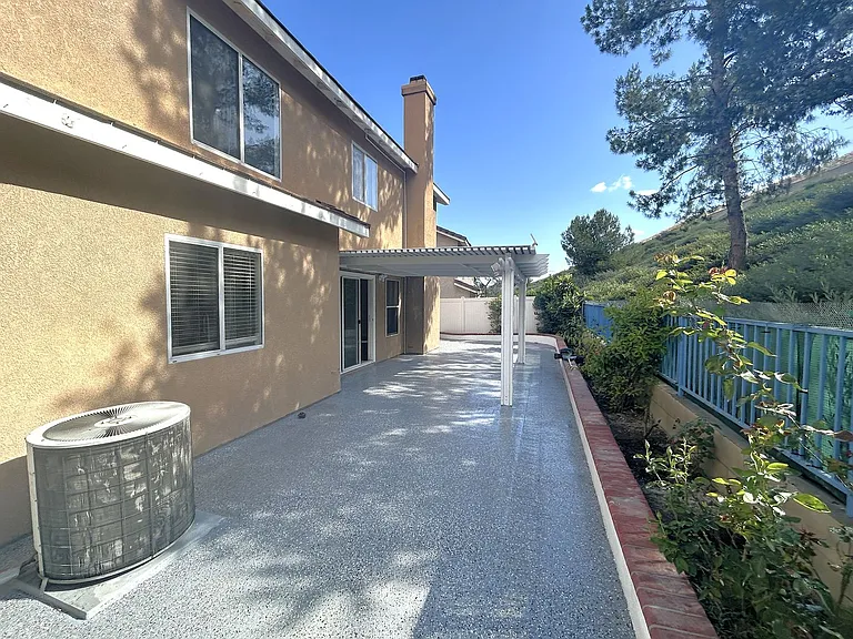16391 Misty Hill Dr — Photo 38