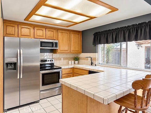 4th image of 10045 Karmont Ave
