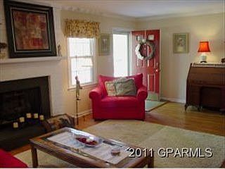 3rd image of 105 Barnes St