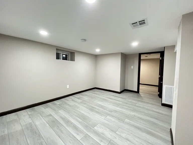 163 Elwood Ave #4 — Photo 4