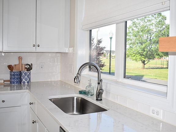 5th image of 6740 Bleight Dr