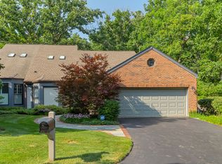 45 Warrington Dr, Lake Bluff, IL