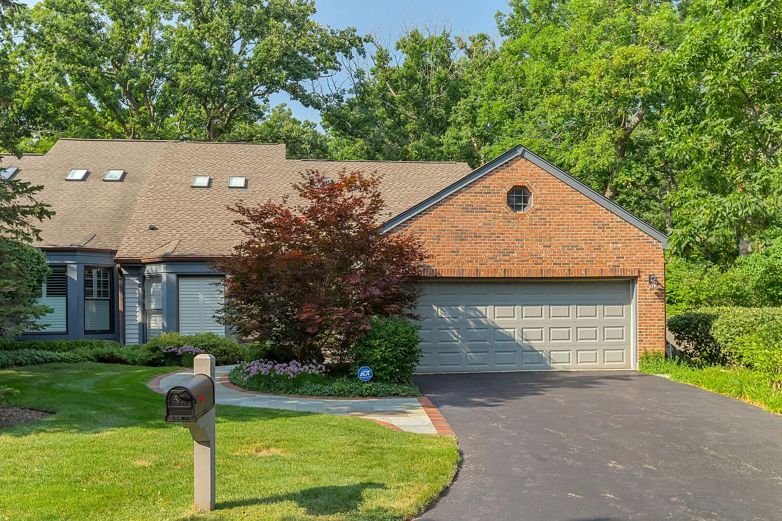 45 Warrington Dr photo 1