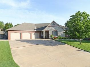 2945 Versailles Pl, Bartlesville, OK 74006