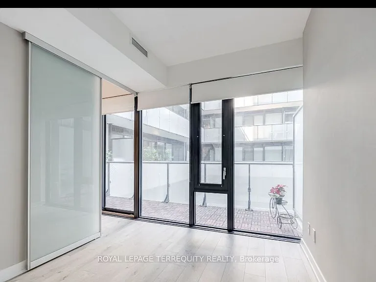 161 Roehampton Ave #330 — Photo 5