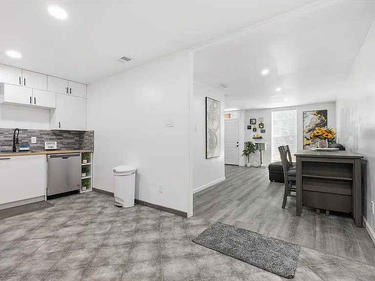 9829 Park Lane Ct — Photo 17