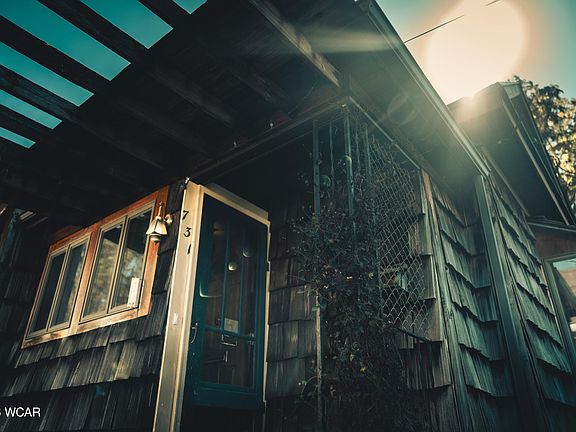 33rd image of 731 Holly St