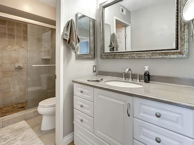 3 Holly Hill Ln — Photo 21