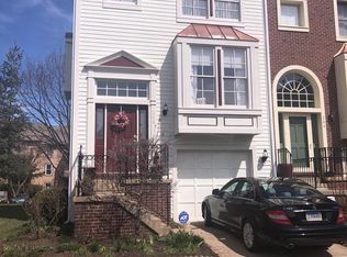 208 Occoquan Ter SW, Leesburg, VA 20175