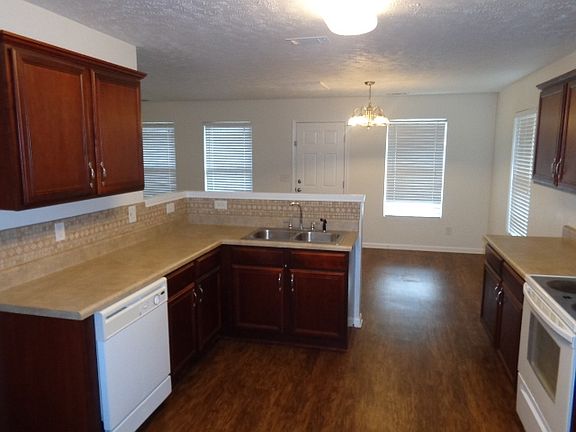 3rd image of 232 Elderberry Way