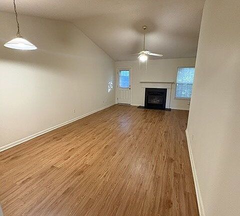 2nd image of 2807 Richard Dr #B