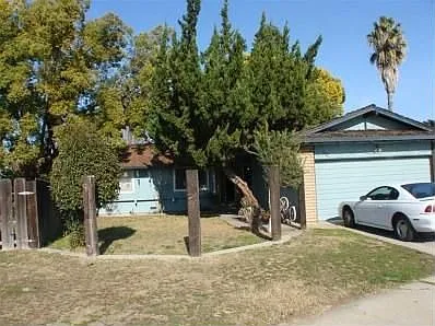 2340 Julie Ave photo 1