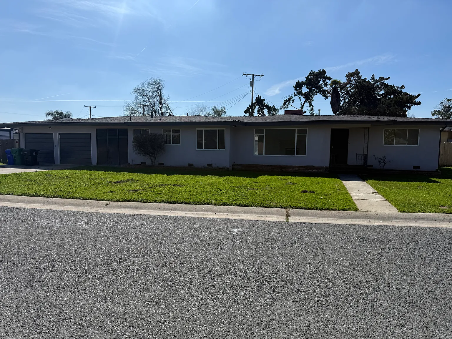 3 bed, 1550 sqft, $1,950 — Photo 1