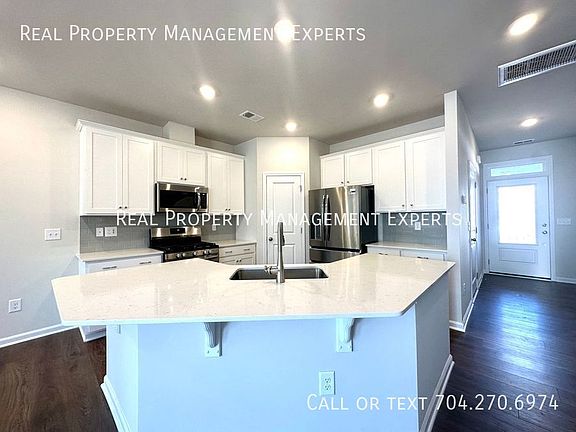 3rd image of 13123 Cottage Crest Ln