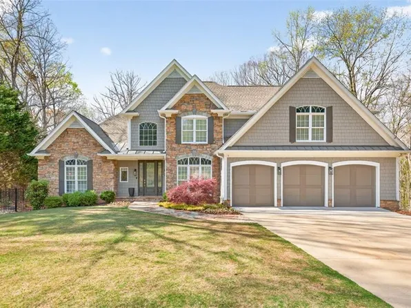 2686 Tammi Ln, Gainesville, GA 30506