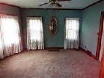 5th image of 17806 Larchwood Ave