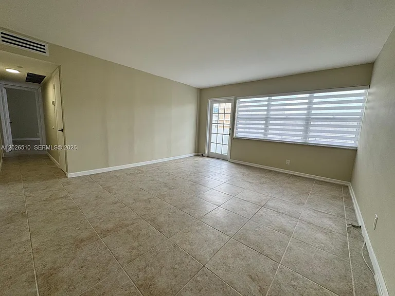 401 Golden Isles Dr #614 — Photo 18