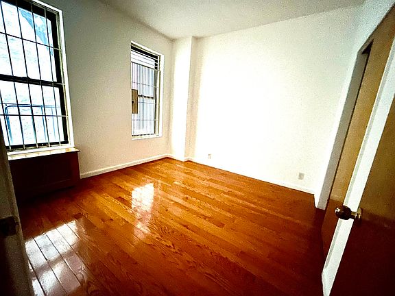 4th image of 338 E 15th St #61