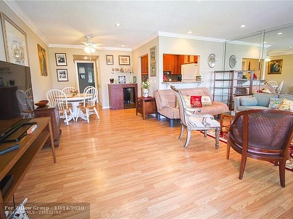 4th image of 238 Newport O #O