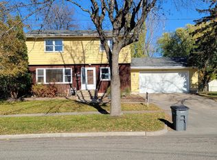 802 11th Ave N, Moorhead, MN 56560