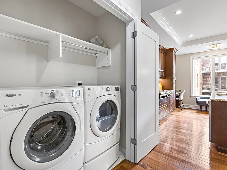 250 Henley Pl #406 — Photo 12