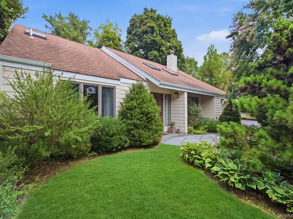 5 Highridge Drive, Huntington, NY 11743