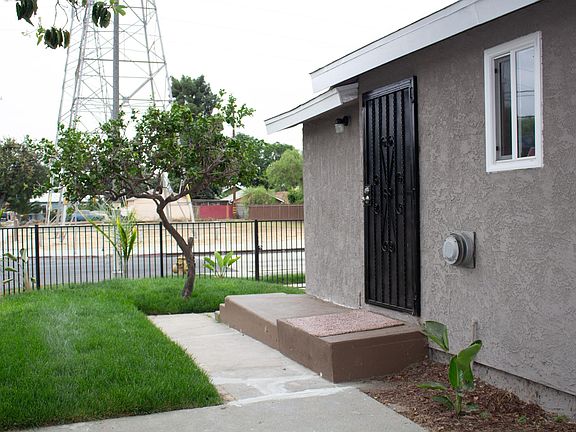 2nd image of 859 E 98th St