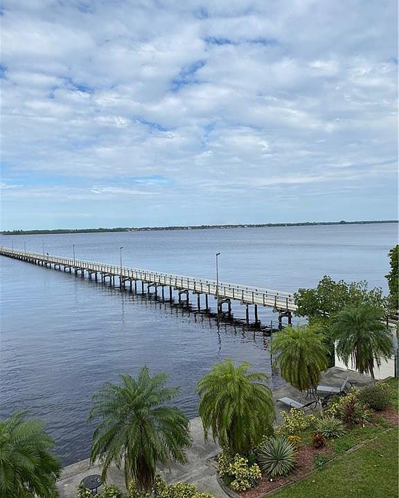 1st image of 720 Tarpon St #6