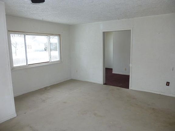 3rd image of 495 Jefferson St