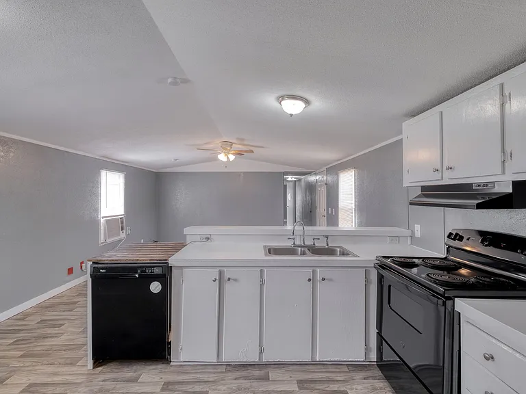1129 Merners Trl — Photo 7