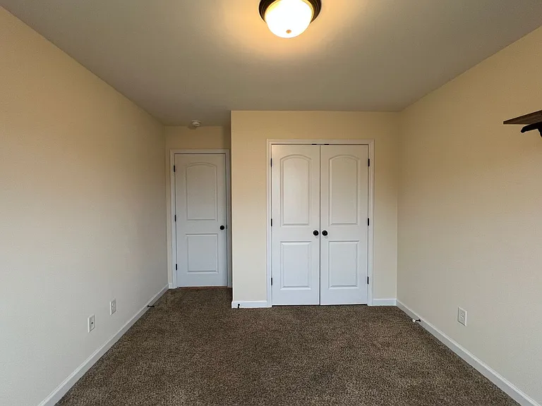 310 Landon Ln — Photo 17
