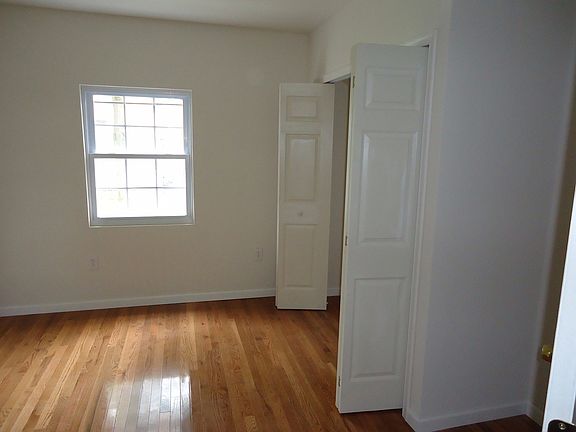 4th image of 8029 Erdrick St #1