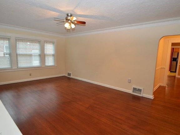 4th image of 557 Glen Park Dr