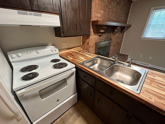 4th image of 209 Oak Hill Dr #A