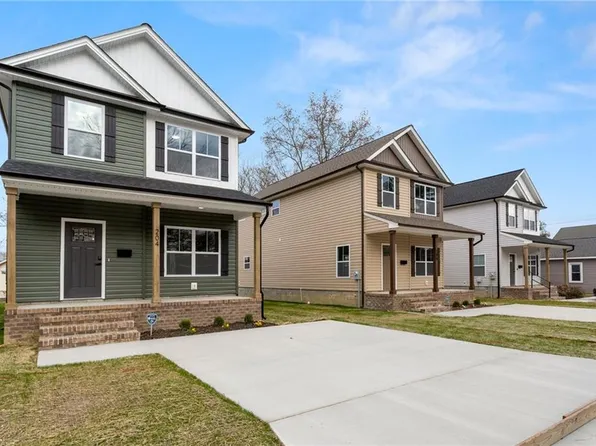 204 Charlotte Ave, Suffolk, VA 23434