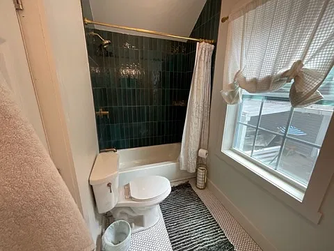 Studio, 300 sqft, $1,400 — Photo 4