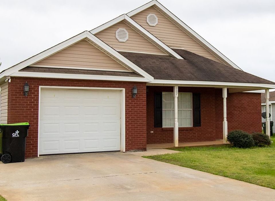 1st image of 107 Wembley Dr
