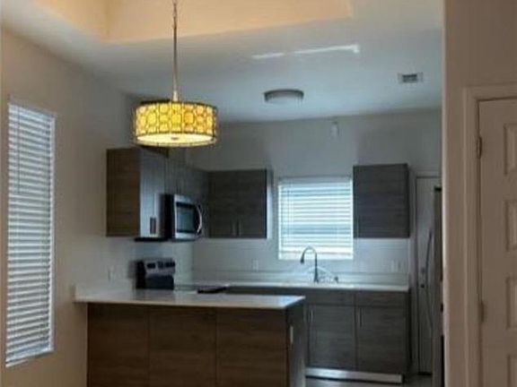 3rd image of 5613 Nightingale Ave #1