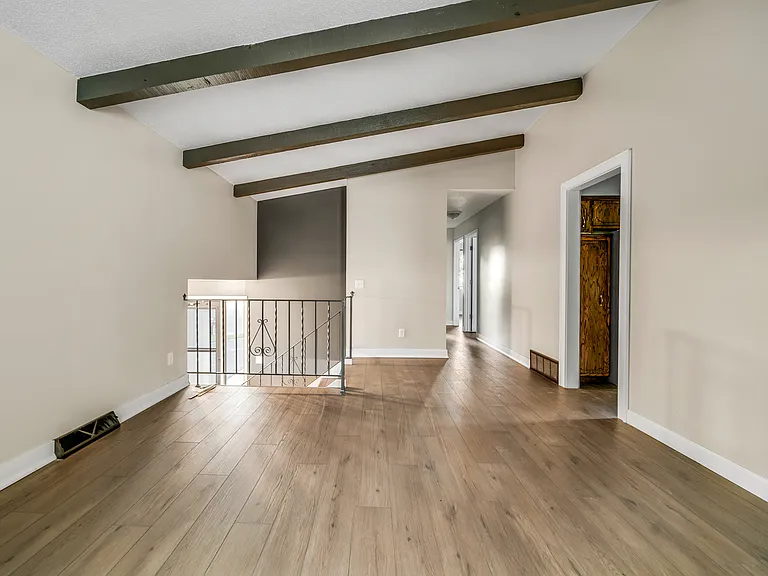 7416 Candlewood Dr N — Photo 10