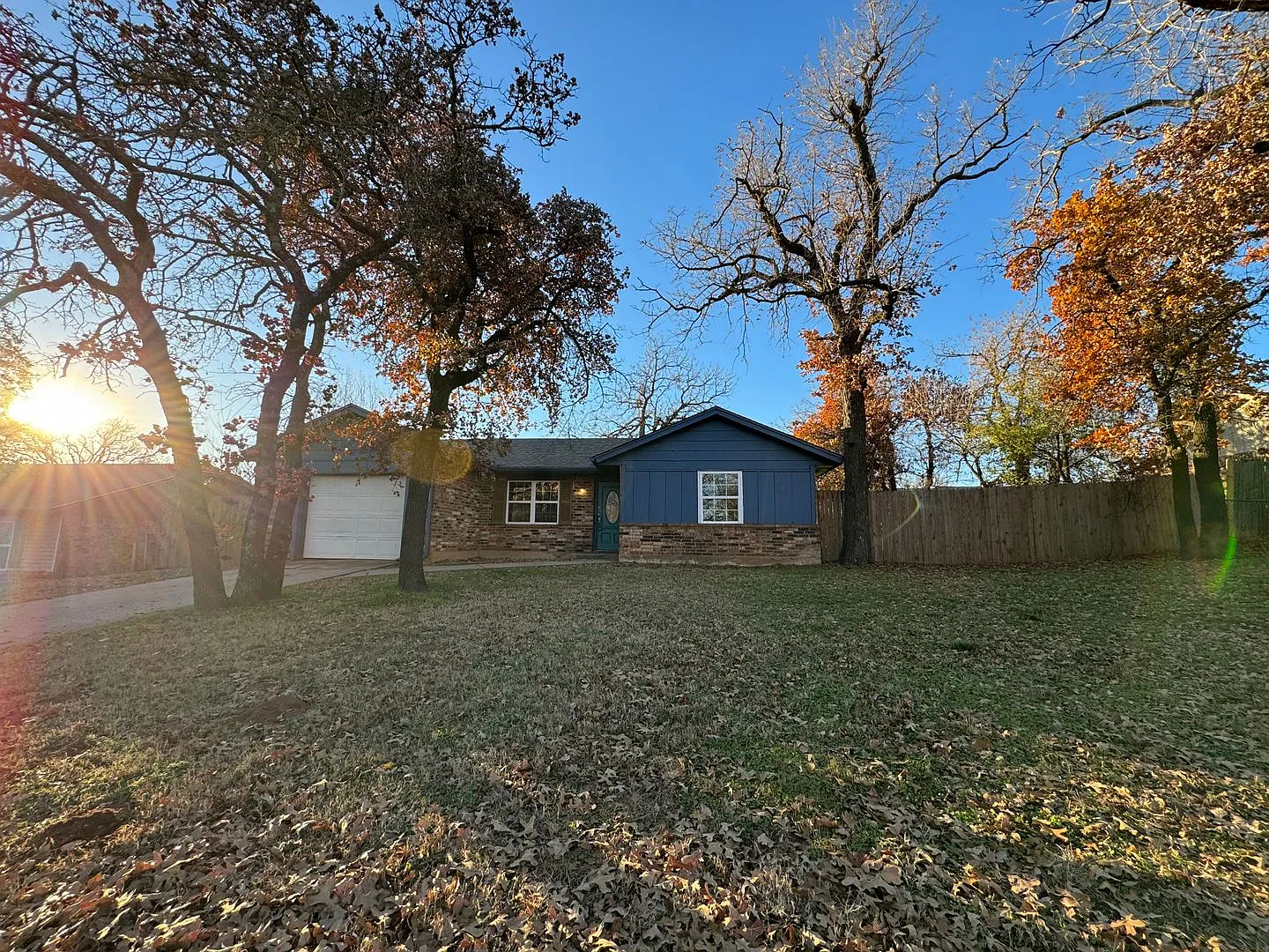 Charming home in North Edmond + 2 bedrooms — Photo 1