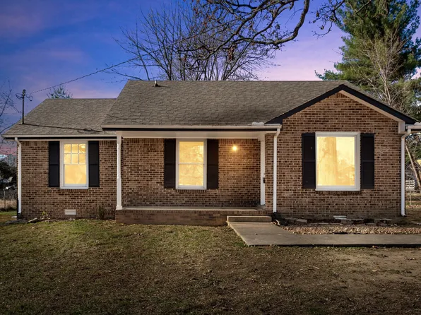 3404 Pembroke Rd, Clarksville, TN 37042