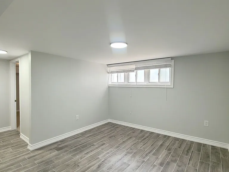 114 Empress Ave #LOWER — Photo 7