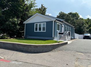 955 Centre St, Brockton, MA 02302