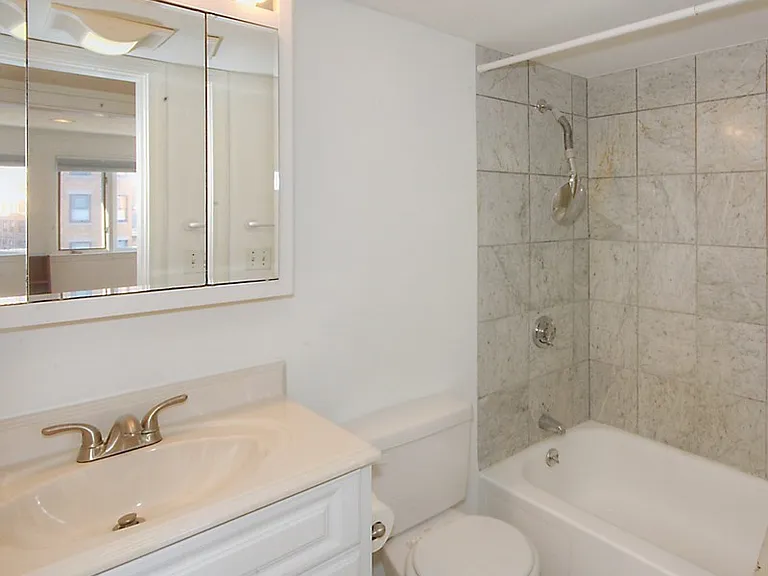 1 Lancaster St #9 — Photo 11