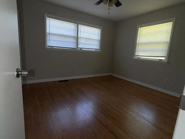 41 Central Ln — Photo 7