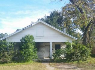 305 S 3rd St, Silsbee, TX 77656