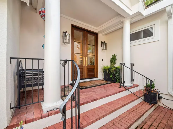 781 Crabtree Crossing Pkwy, Cary, NC 27513