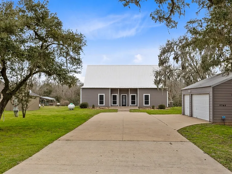 4765 County Road 747A — Photo 57